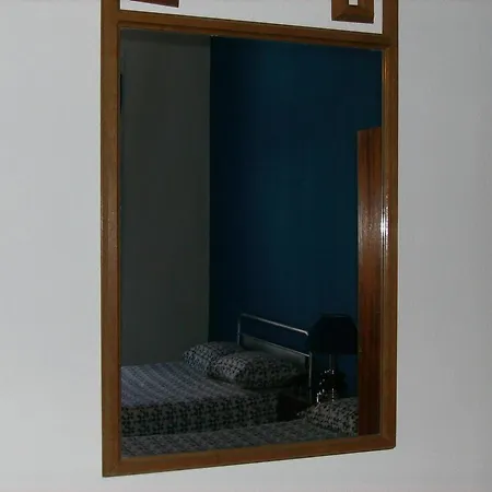 Dias E Dominguez Hostel *