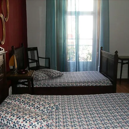 بيت شباب Dias E Dominguez